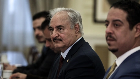 Ο Χαλίφα Χαφτάρ στο Μαξίμου