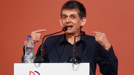 Ο Νίκος Καρανίκας