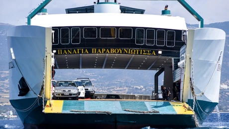 Φέρι μποτ στα Νέα Στύρα