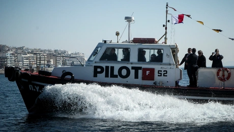 Σκάφος του Λιμενικού στον Πειραιά