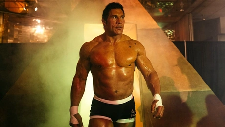 the rock smashing machine παλαιστης 