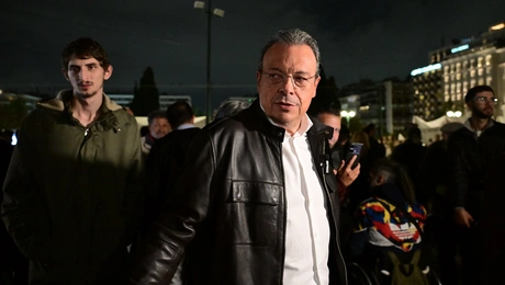 Ο Σωκράτης Φάμελλος στο Σύνταγμα ενάντια στην τροπολογία για τις συγκεντρώσεις