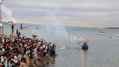 Αποχαιρετισμός του Global Sumud Flotilla στην Τυνησία