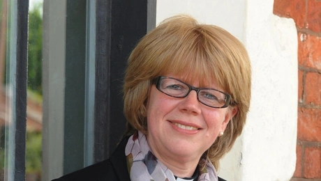 Η Sarah Mullally