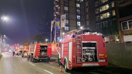 Βοσνία, πυροσβεστική έξω από το κτίριο του γηροκομείου
