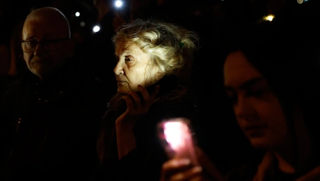 Διαδηλώτρια για το Νόβι Σαντ