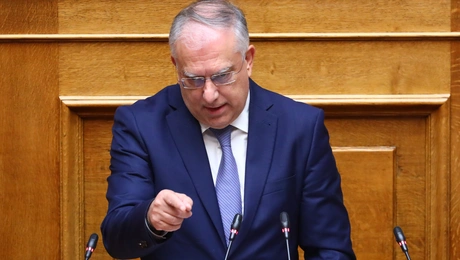 Τάκης Θεοδωρικάκος στην Ολομέλεια της Βουλής