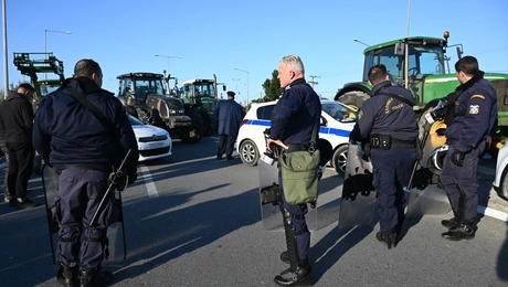 Μπλόκο αγροτών στην Εθνική Οδό Θεσσαλονίκης