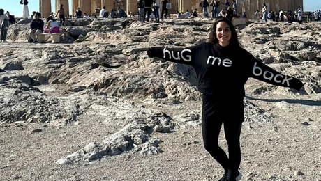 Hug me Back