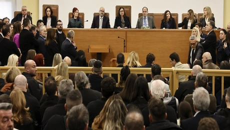 Τέμπη δίκη αίθουσα