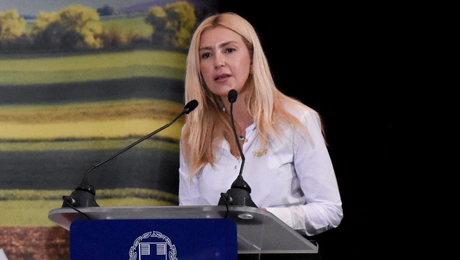 Φωτεινή Αραμπατζή