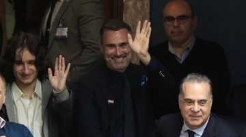 Γιώργος Καπουτζίδης και Φώτης Σεργουλόπουλος στη Βουλή