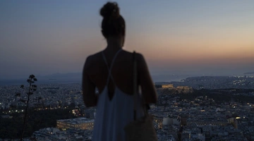 Γυναίκα στην Αθήνα