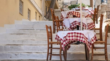 Εστιατόριο στην Πλάκα