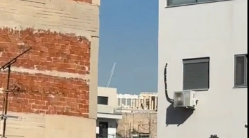 «Με θέα την Ακρόπολη»